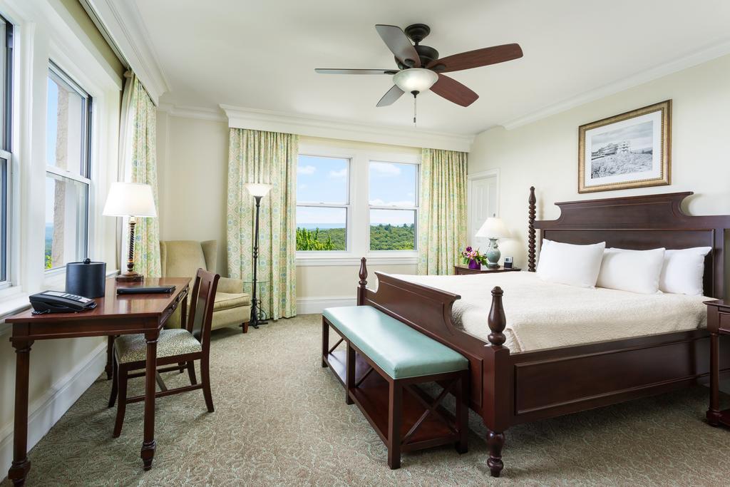 And Resort Pocono Manor